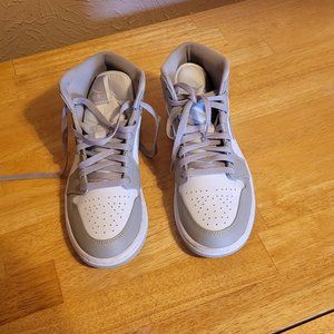 slightly used Jordan 1 Mid College Grey 554724-082 Men's Shoes Sneakers